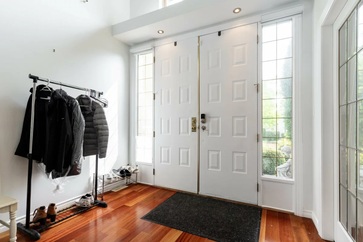 Family Room Photo of 8327 169a Street, Surrey, BC