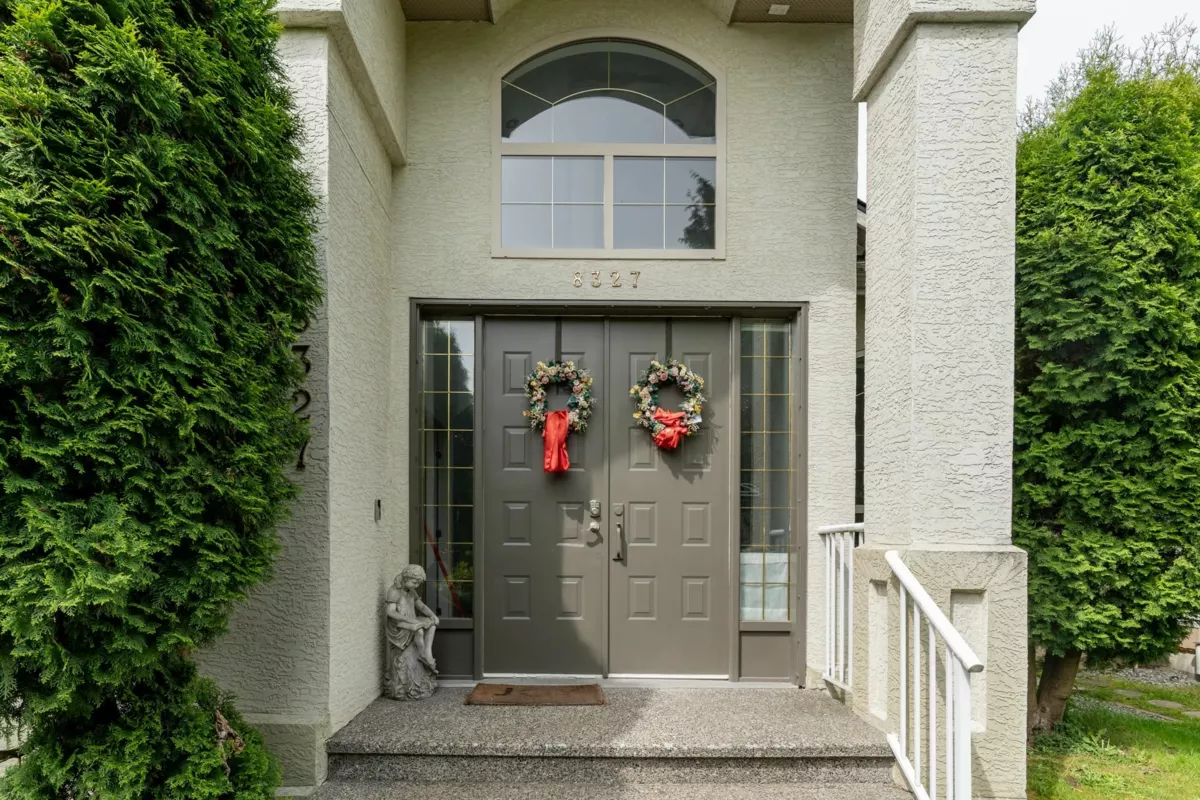 Living Room Photo of 8327 169a Street, Surrey, BC