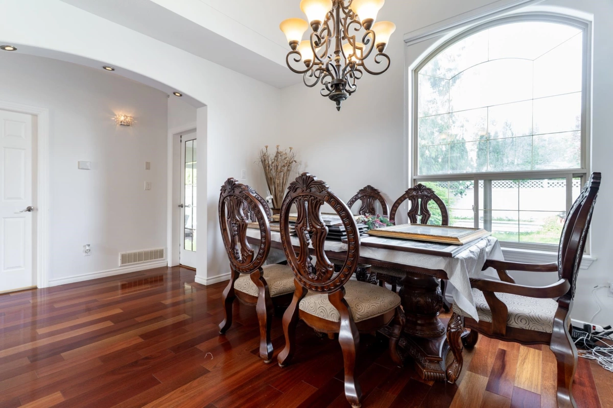 Primary Bathroom Photo of 8327 169a Street, Surrey, BC