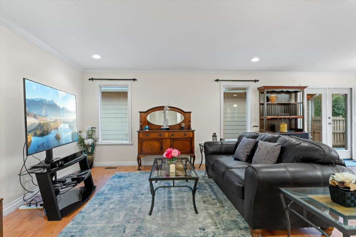 Dining Area Photo of 83 46000 Thomas Road, Chilliwack, BC