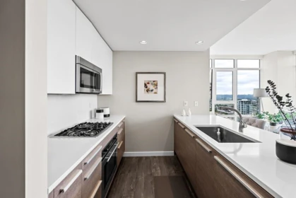2408 4485 Skyline Drive, Burnaby, BC, Burnaby — Apartment/Condo for sale
