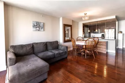 1103 2959 Glen Drive, Coquitlam, BC, Coquitlam — Apartment/Condo for sale