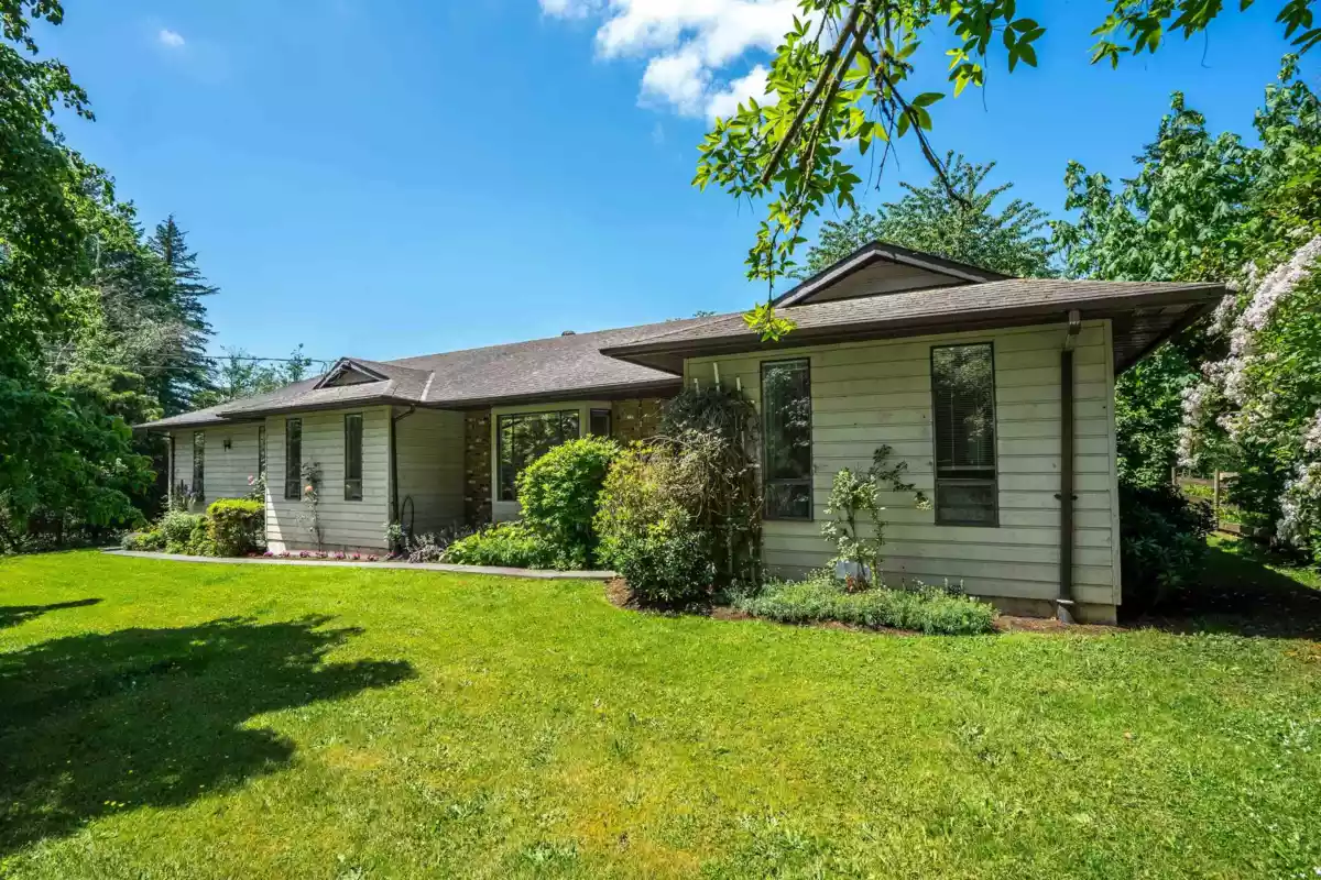 Kitchen Photo of 333 224 Street, Langley, BC
