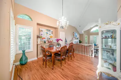 Kitchen Island Photo of 15007 75 Avenue, Surrey, BC