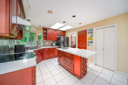 Primary Bathroom Photo of 15007 75 Avenue, Surrey, BC