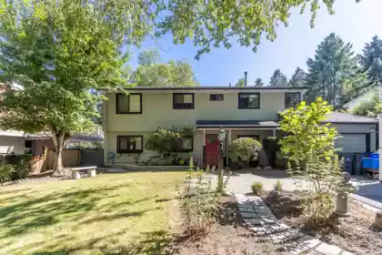 17368 62a Avenue, Surrey, BC, Surrey — Single Family Residence for sale