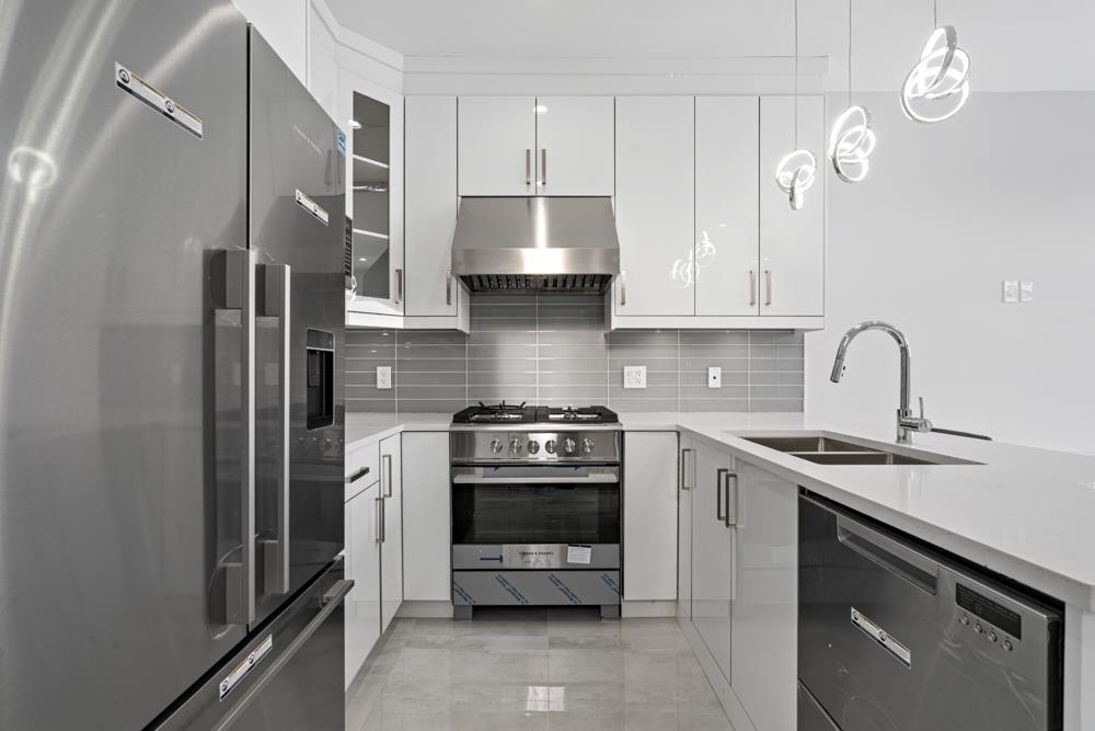 Primary Bathroom Photo of 6751 Knight Street, Vancouver, BC