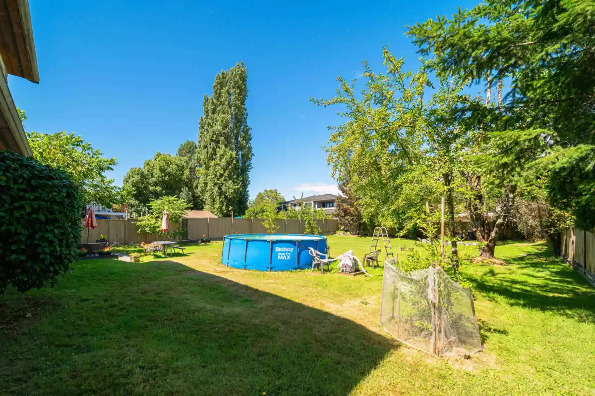 Backyard Photo of 6151 Blundell Road, Richmond, BC