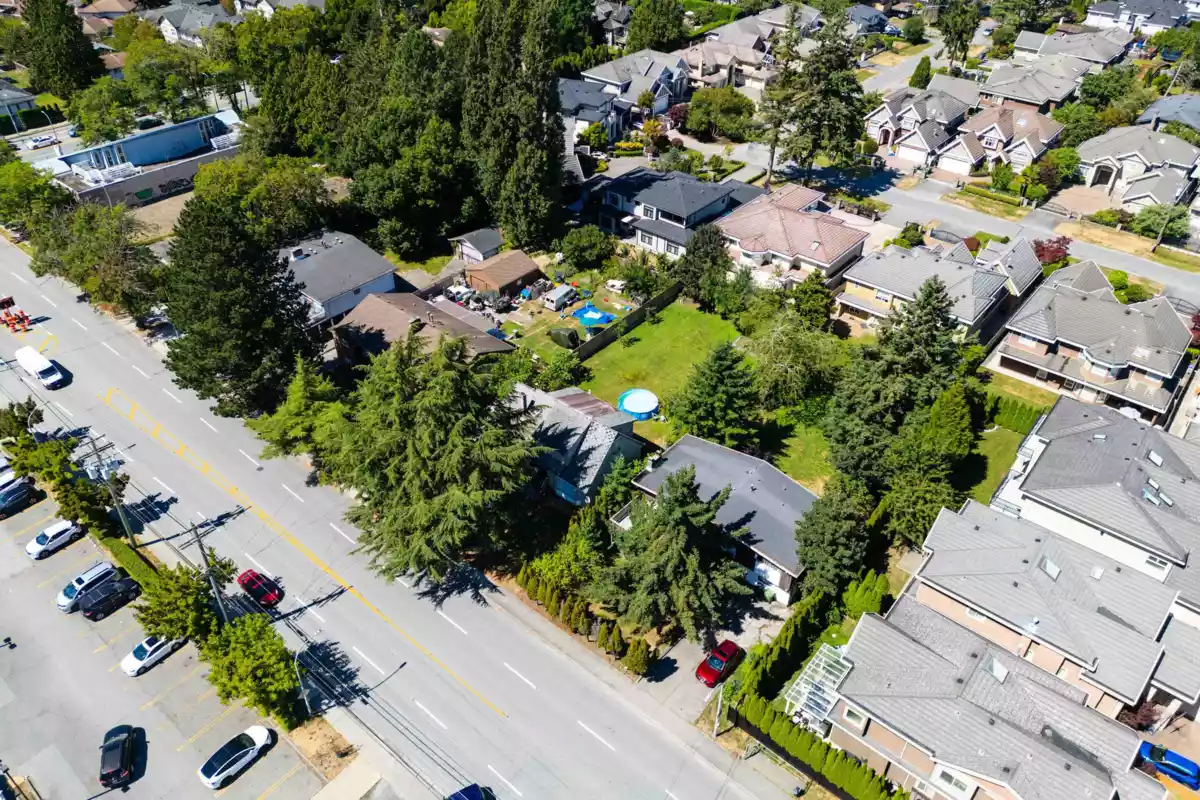 Kitchen Island Photo of 6151 Blundell Road, Richmond, BC