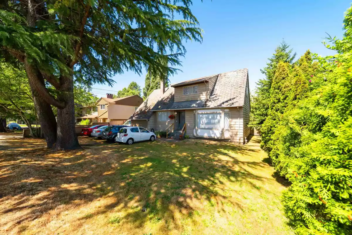Powder Room Photo of 6151 Blundell Road, Richmond, BC