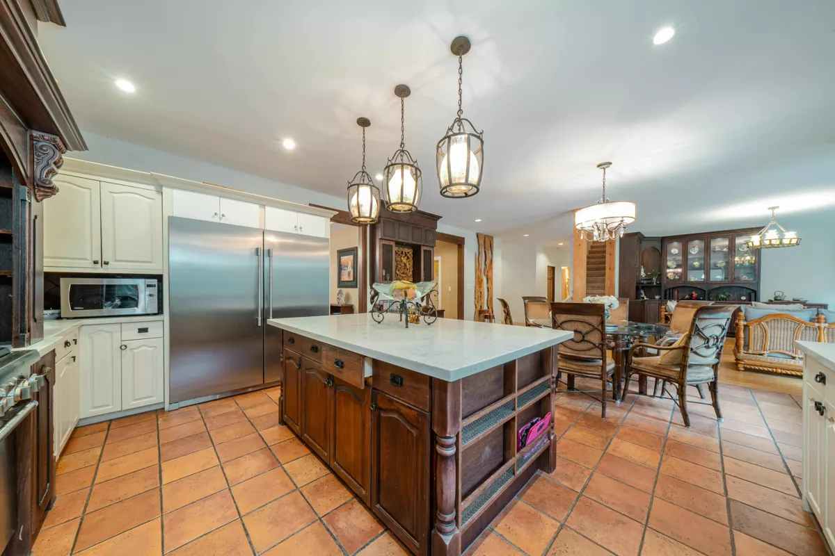 Primary Bathroom Photo of 6336 Wiltshire Street, Vancouver, BC