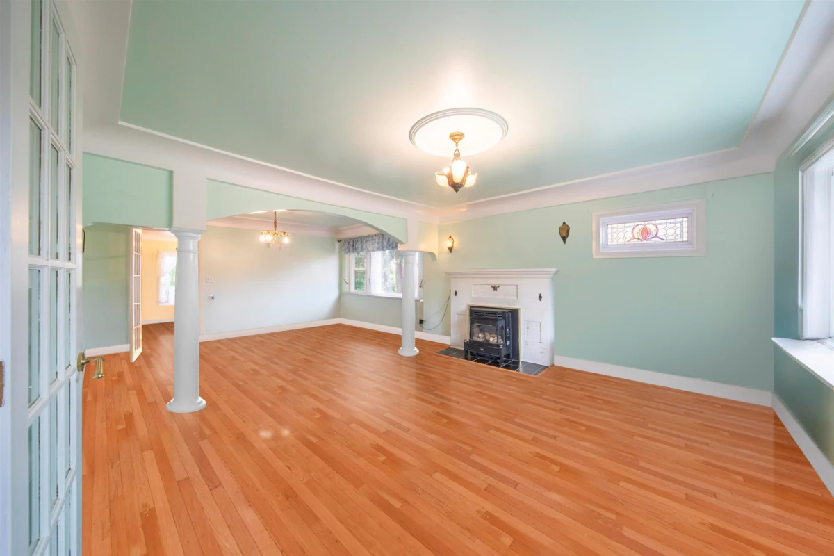 Living Room Photo of 831 Second Street, New Westminster, BC