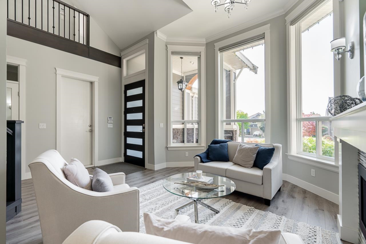 Living Room Photo of 19381 62 Avenue, Surrey, BC