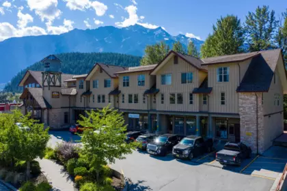 203 1436 Portage Road, Pemberton, BC, Pemberton — Apartment/Condo for sale