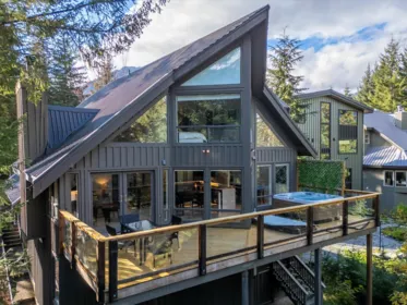 6252 Palmer Drive, Whistler, BC, Whistler — Single Family Residence for sale
