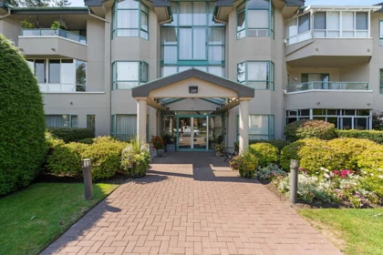 302 1569 Everall Street, White Rock, BC, White Rock — Apartment/Condo for sale