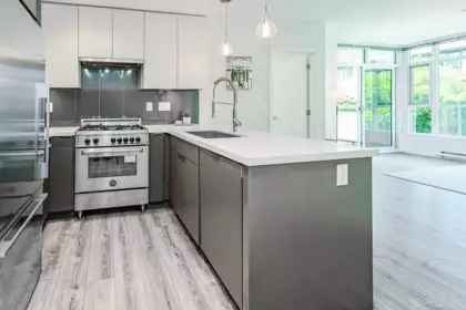 205 711 Breslay Street, Coquitlam, BC, Coquitlam — Apartment/Condo for sale
