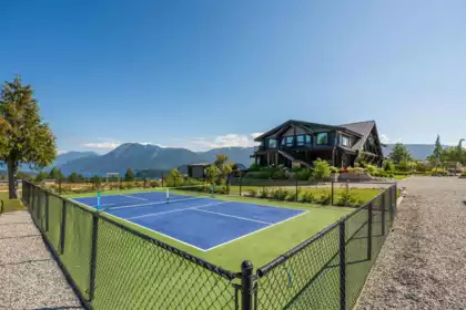 6316 Crowston Road, Sechelt, BC, Sechelt — Single Family Residence for sale