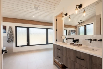 Garage Interior Photo of 6316 Crowston Road, Sechelt, BC