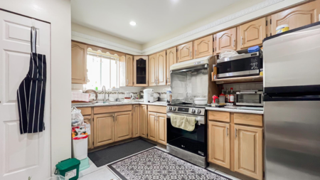 Family Room Photo of 1860 SE Marine Drive, Vancouver, BC