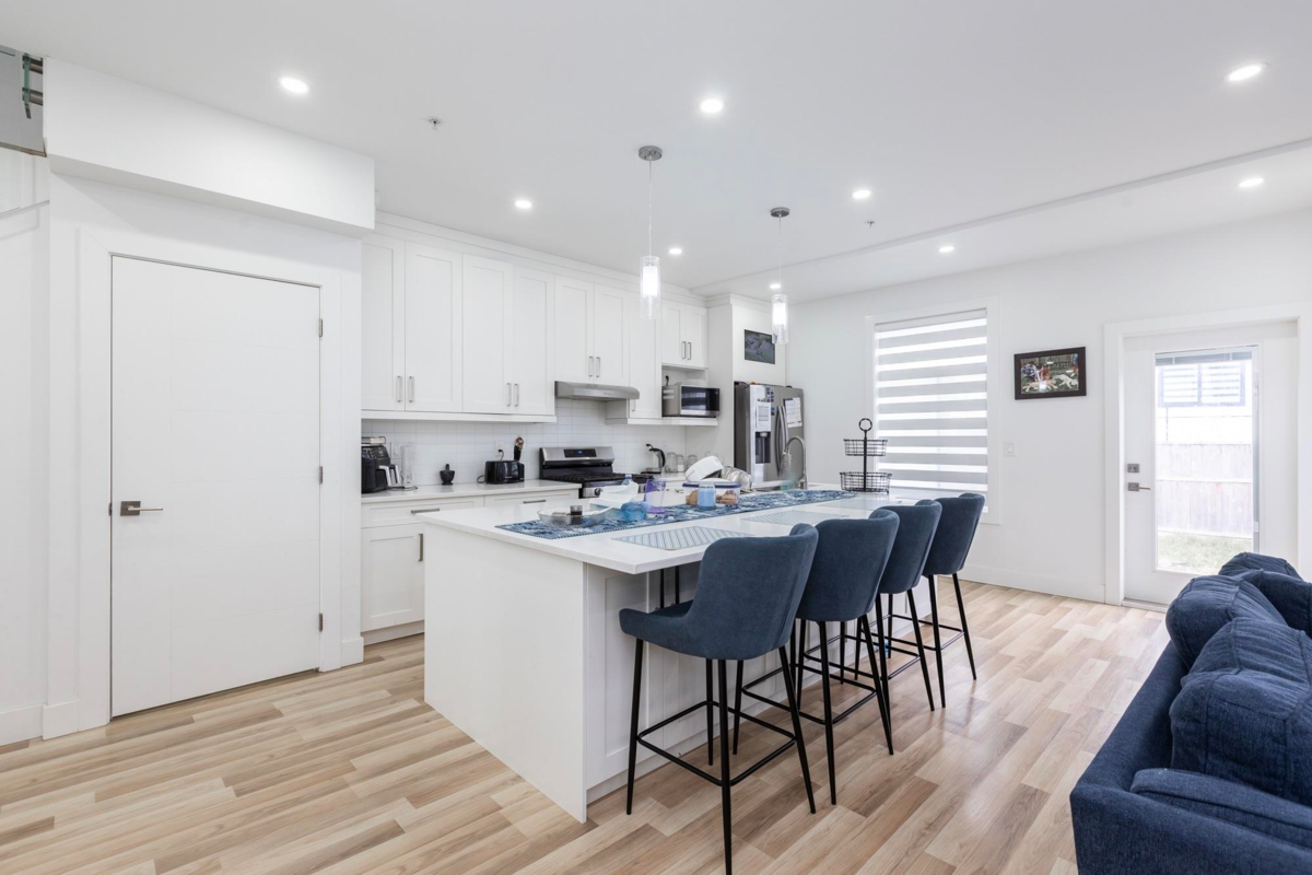 Breakfast Nook Photo of 36689 Dianne Brook Avenue, Abbotsford, BC