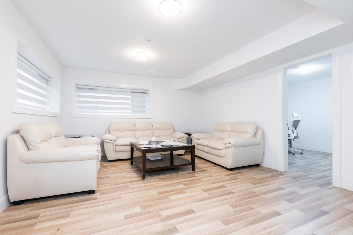 Laundry Room Photo of 36689 Dianne Brook Avenue, Abbotsford, BC