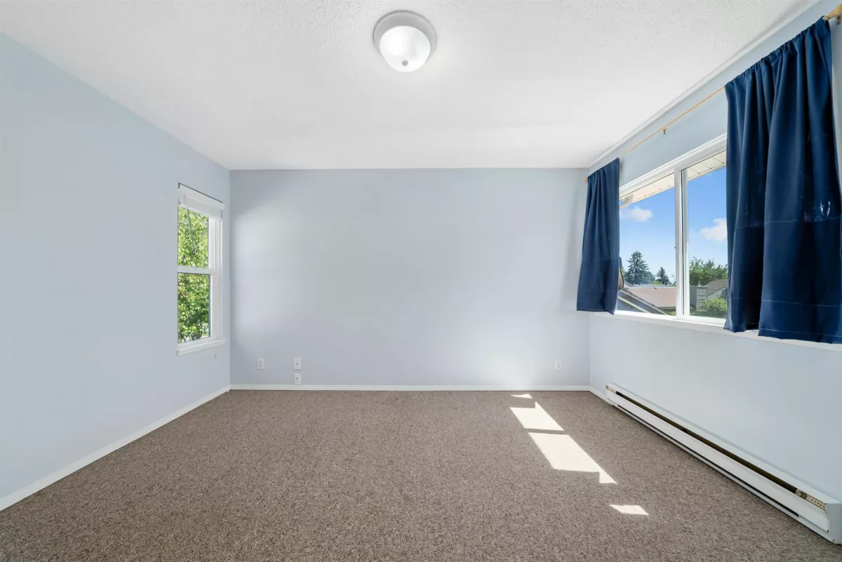 Breakfast Nook Photo of 6061 E Greenside Drive, Surrey, BC