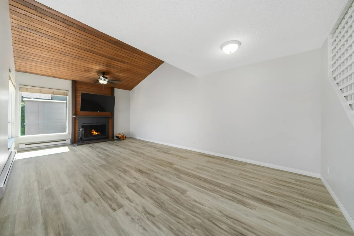 Kitchen Photo of 6061 E Greenside Drive, Surrey, BC