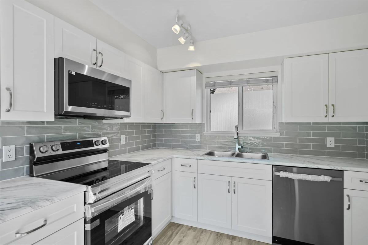 Mudroom Photo of 6061 E Greenside Drive, Surrey, BC