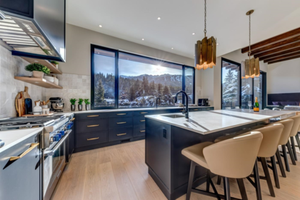 7313 Toni Sailer Lane, Whistler, BC, Whistler — Single Family Residence for sale