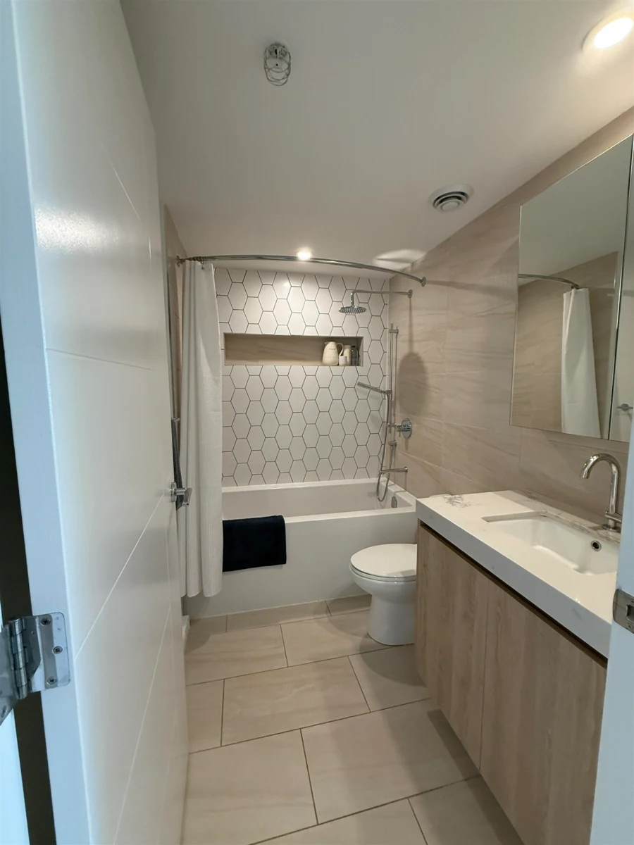 Guest Bathroom Photo of 448 38362 Buckley Avenue, Squamish, BC