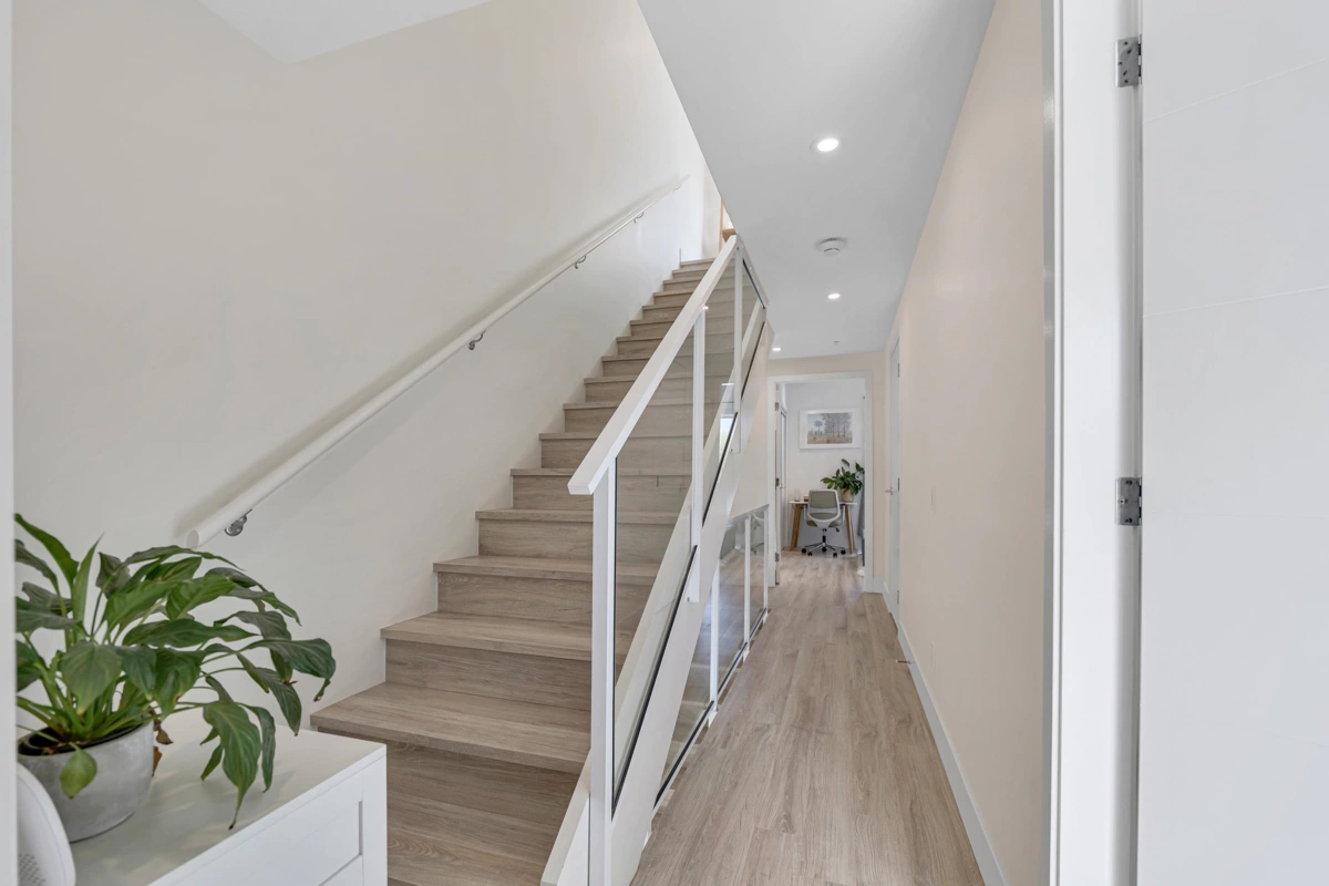 Laundry Room Photo of 448 38362 Buckley Avenue, Squamish, BC
