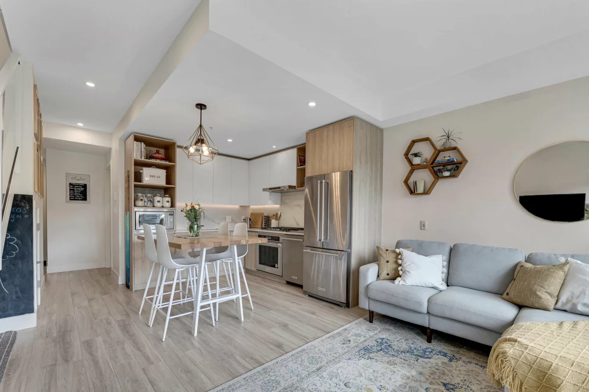 Primary Bathroom Photo of 448 38362 Buckley Avenue, Squamish, BC