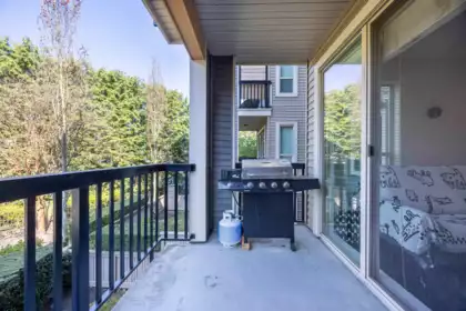 Powder Room Photo of 222 5655 210a Street, Langley, BC
