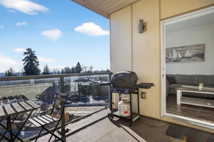 Hallway Photo of 508 19228 64 Avenue, Surrey, BC