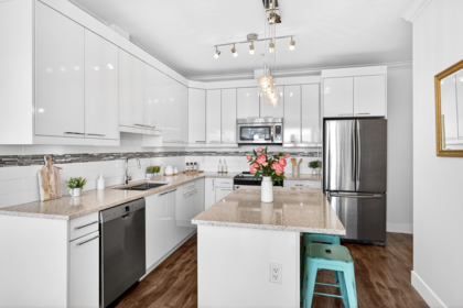 Kitchen Photo of 508 19228 64 Avenue, Surrey, BC