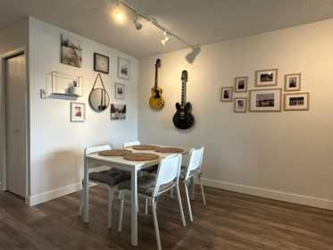 Breakfast Nook Photo of 103 3 K De K Court, New Westminster, BC