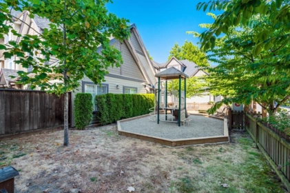 Laundry Room Photo of 11 9733 Blundell Road, Richmond, BC