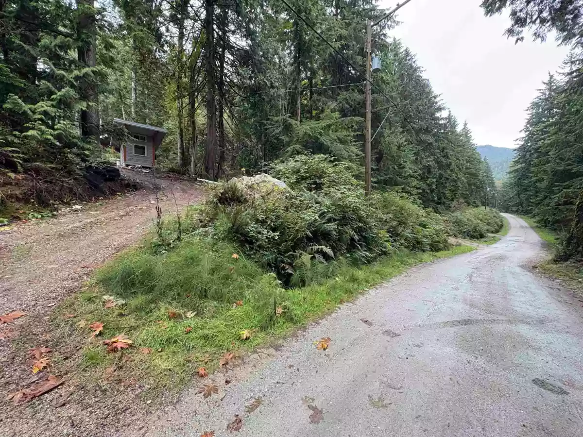 Guest Bathroom Photo of 883 West Bay Road, Gambier Island, BC