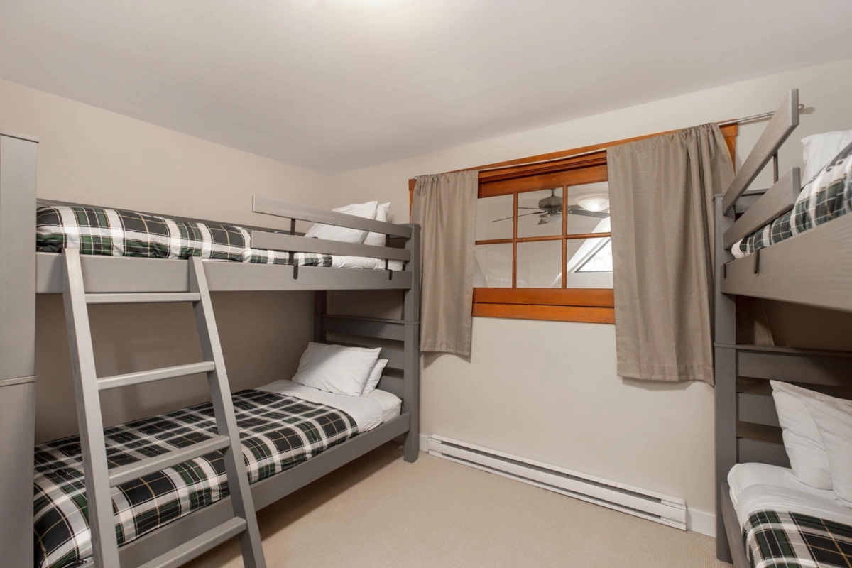 Breakfast Nook Photo of 25 4637 Blackcomb Way, Whistler, BC