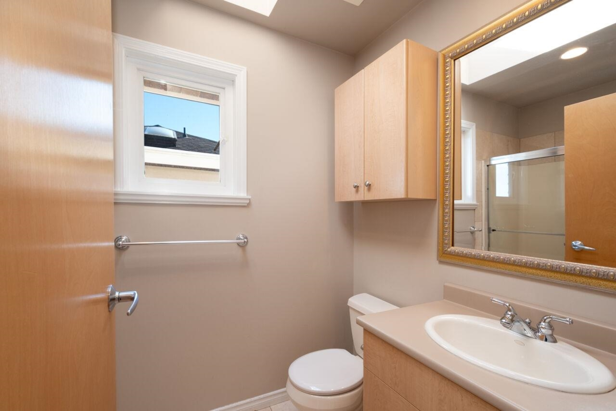 Loft / Bonus Room Photo of 4080 St. Pauls Avenue, North Vancouver, BC