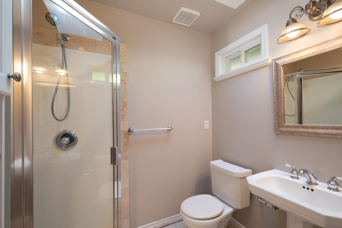 Mudroom Photo of 4080 St. Pauls Avenue, North Vancouver, BC