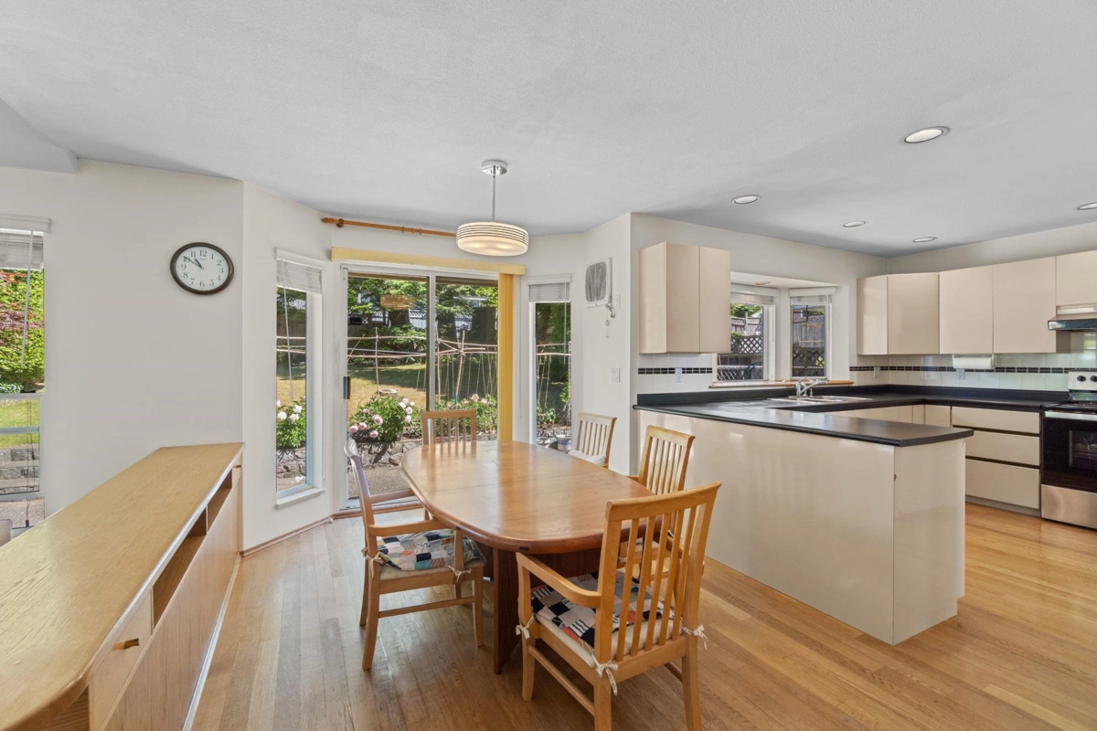 Breakfast Nook Photo of 5275 Mckee Street, Burnaby, BC