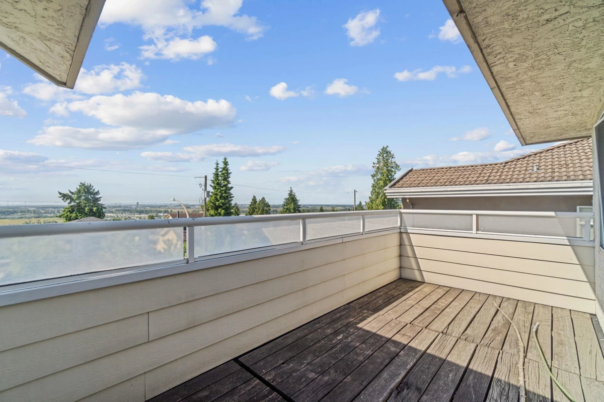 Entry Foyer Photo of 5275 Mckee Street, Burnaby, BC