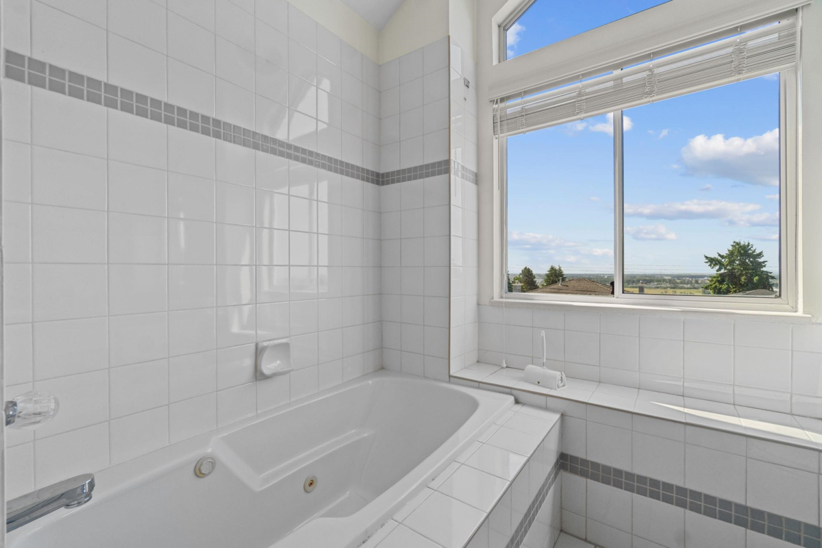 Hot Tub / Spa Photo of 5275 Mckee Street, Burnaby, BC