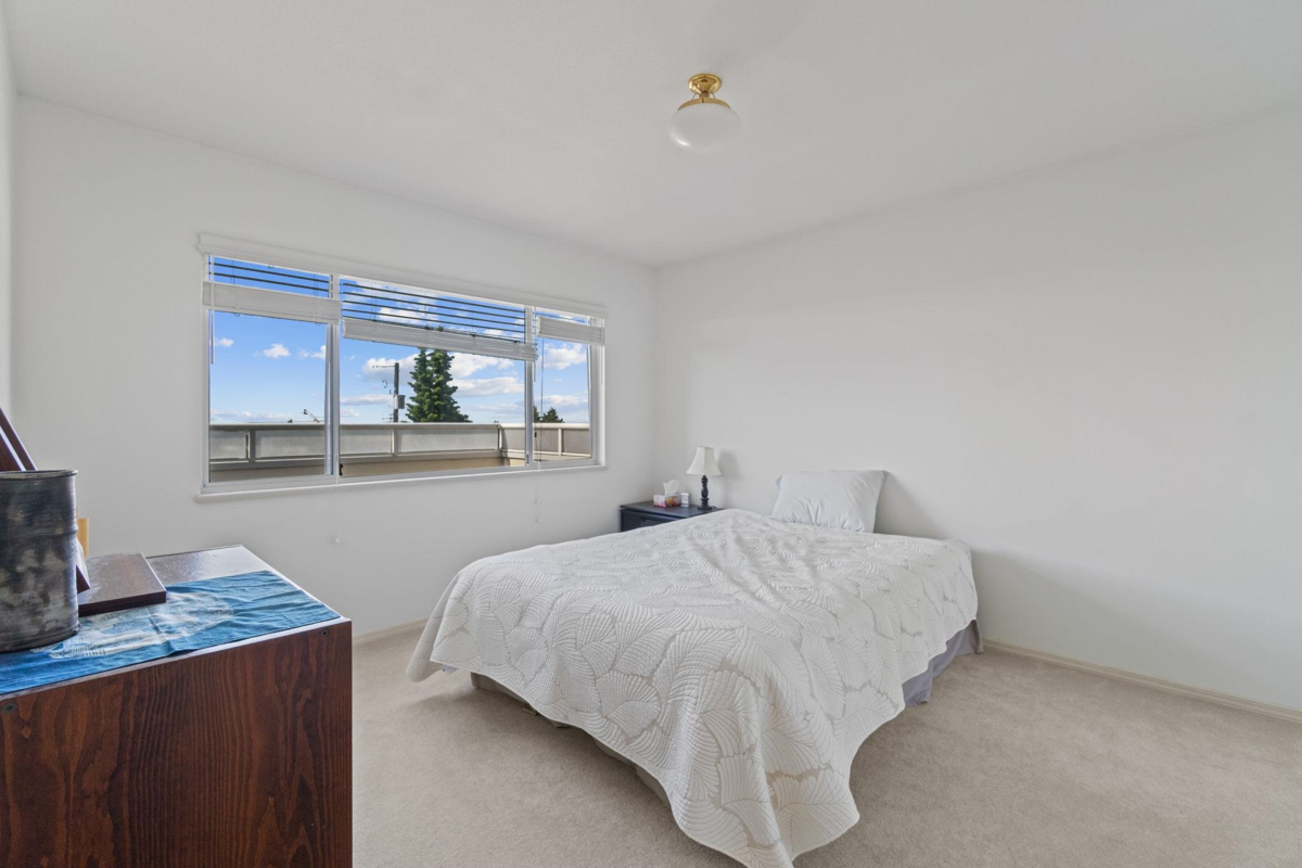 Powder Room Photo of 5275 Mckee Street, Burnaby, BC