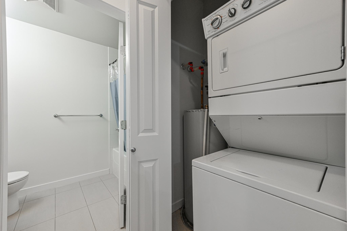 Outdoor Deck Photo of 401 2943 Nelson Place, Abbotsford, BC