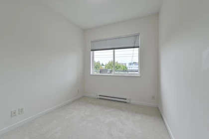 Mudroom Photo of 401 2943 Nelson Place, Abbotsford, BC