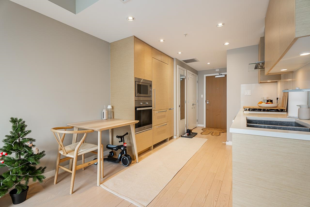 Bedroom 2 Photo of 301 505 W 30th Avenue, Vancouver, BC