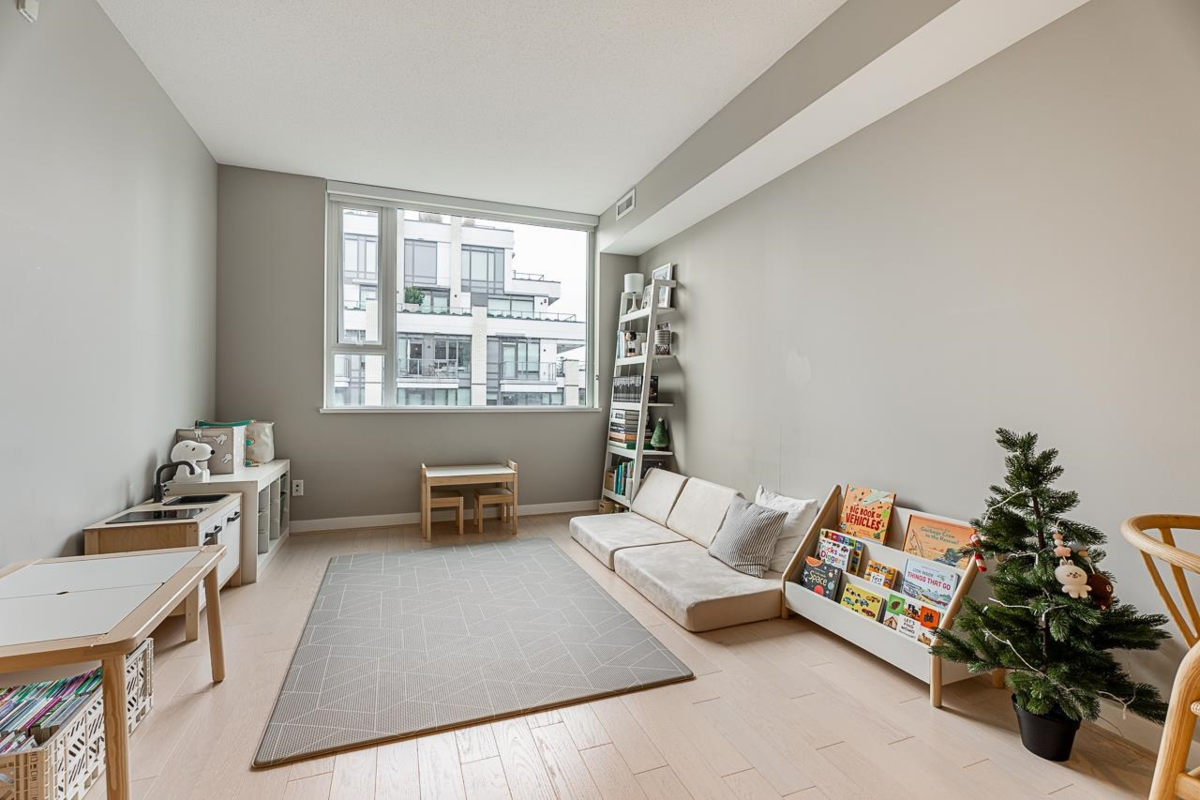 Bedroom 4 Photo of 301 505 W 30th Avenue, Vancouver, BC